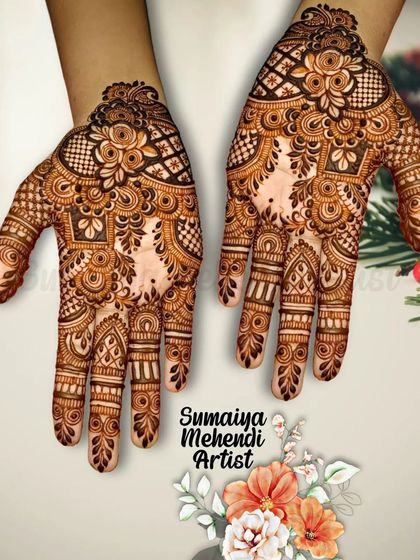 A classic Indo Arabic design for the palms. This style is always a popular choice for parties and festivals.