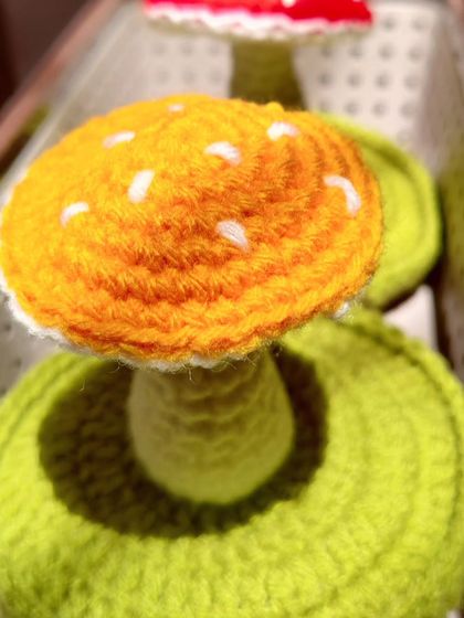 Another close-up of the yellow mushroom.