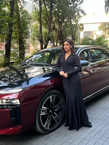 Classic and chic for a BMW event. I styled Bhumi Pednekar in this sleek, black, full-sleeved gown that exudes sophistication and modern elegance, perfectly complementing the luxury brand.