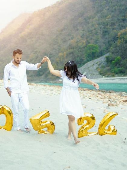 Photoklicker - Pre-Wedding & Couple Photoshoots Proposals & Save-The-Dates photo 7