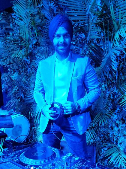 Let the party begin. A cool, blue-lit shot of me at my station, ready to drop the first beat.