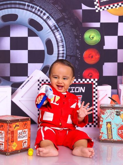 A joyful shout from the racetrack. This little racer is celebrating his victory in our fun and detailed racing-themed set.