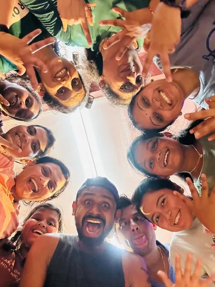 This is the result I aim for: genuine smiles and a real sense of connection. After the workout is done, the positive energy remains. I focus on creating a fun, inclusive atmosphere where colleagues can build friendships and boost team morale.