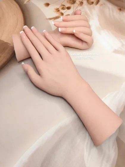 This shot really shows the smooth finish of the silicone. It’s the perfect reusable henna practice model for any artist looking to improve their skills or create content.