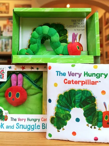 'The Very Hungry Caterpillar' book and snuggle blanket set is the perfect gift for a new baby or toddler, combining a classic story with a soft toy.