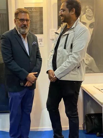 A wonderful moment discussing my work with the esteemed actor Boman Irani sir during an exhibition.