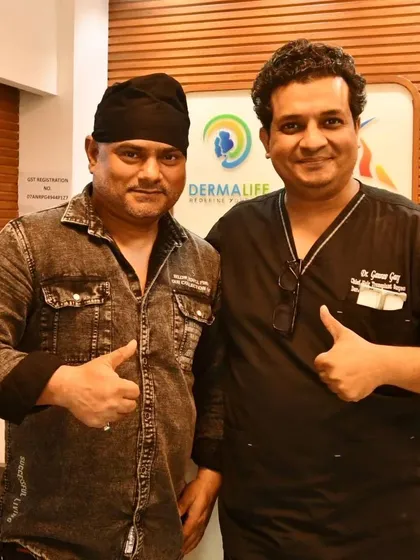 It was a pleasure to have Saleem Zaidi, "Tillu," at the clinic for his hair transplant.