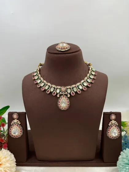 Another view of the full 'Amaya' set.
