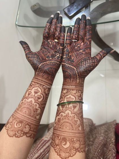 The Perfect Stain: My Henna Promise photo 31