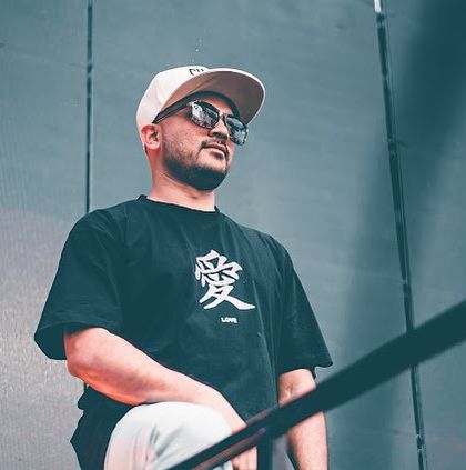 Shine HVK - Club & Festival DJ Behind the Decks photo 21