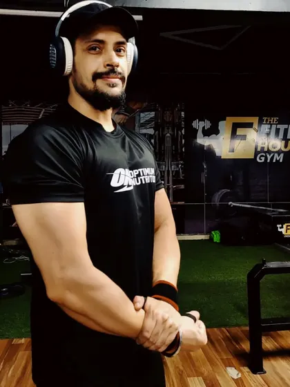 I'm proud to partner with a trusted brand like Optimum Nutrition. I guide my clients on how to use their products effectively to achieve their performance goals.