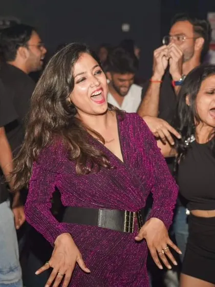 The crowd singing their hearts out at Toca Brigade. These are the moments that make a party truly memorable.