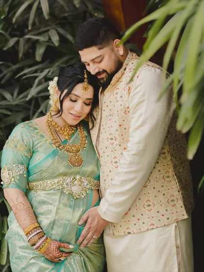 Celebrating the beautiful journey to motherhood. For this maternity shoot, I focused on creating a soft, dewy makeup look that enhances her natural pregnancy glow. The look feels light and comfortable, perfect for capturing these precious, serene moments.