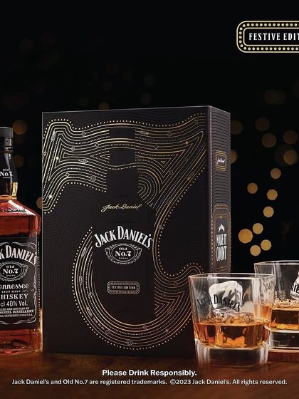A festive product shoot for Jack Daniel's festive edition gift pack. We created a warm, celebratory mood with bokeh lights and rich, dark tones.