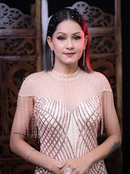 A full-on glam look perfect for a reception or cocktail party. The focus is on luminous skin and defined eyes.