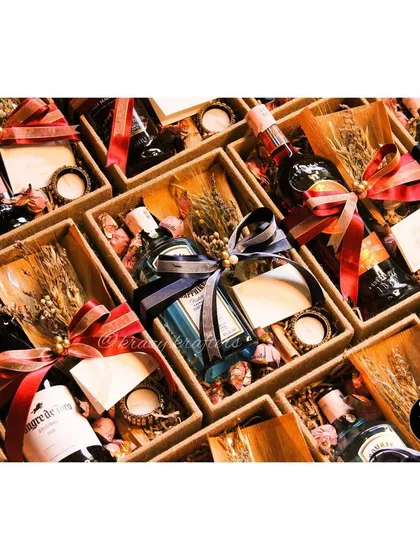 Another look at the beautiful and rustic Diwali hampers, each tied with a unique ribbon. I loved creating these for my clients to share with their friends and family.