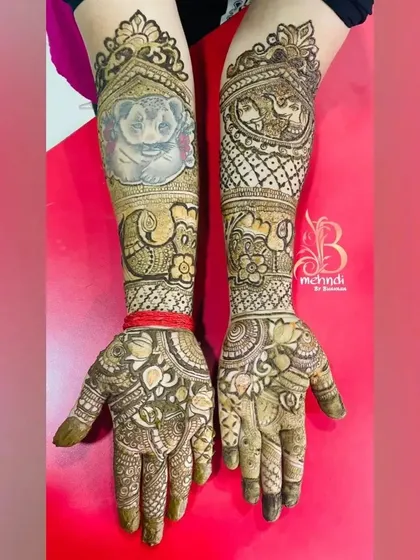 Yes, I do pet portraits! It brings me so much joy to include a beloved furry family member in a bridal henna design. This custom dog portrait was a special touch for a bride who wanted her best friend to be part of her big day.