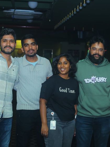 Good times with good people. A snapshot of the friendly, fun-loving crowd at my gigs.