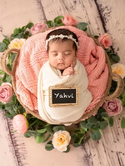 A beautiful floral nest for a beautiful baby girl. I use baskets and soft florals to create a safe and stunning setting for overhead shots.