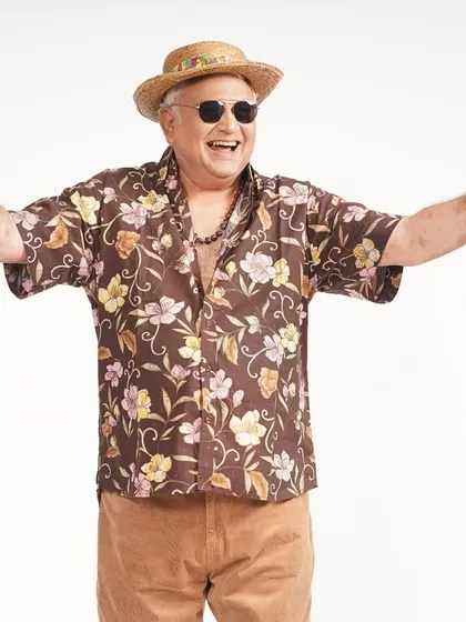 It was an honor to work with Monty Nath. For his shoot, I created a fun, relaxed, vacation-vibe look with natural grooming that let his joyful personality shine.
