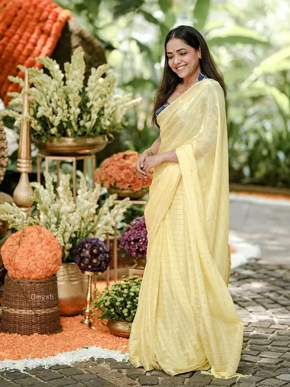 Another beautiful shot showing how the saree drapes. It’s a simple, elegant, and versatile piece for any celebration.