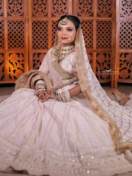 Contemporary & Pastel Bridal Looks photo 25