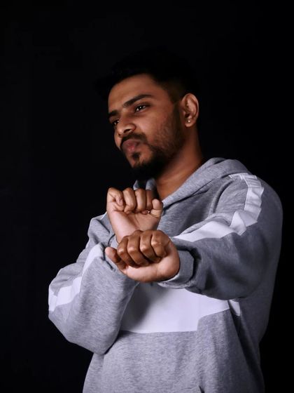 A shot from a more casual portfolio shoot. My style is versatile, just like my music. I can switch from formal wedding attire to a more relaxed vibe for a casual birthday party or sangeet.