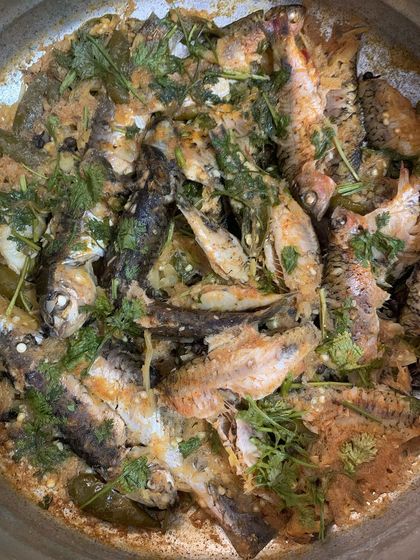 A pot of fresh water fish curry, a simple and light dish.