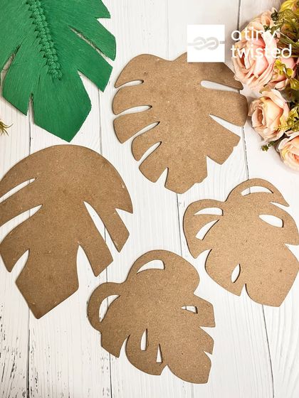 My Monstera leaf stencil set includes four unique designs in both small and large sizes. This gives you the versatility to create a variety of leafy compositions for your macramé projects.