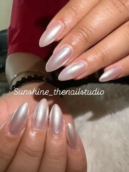 Another view of the beautiful, simple chrome nails.