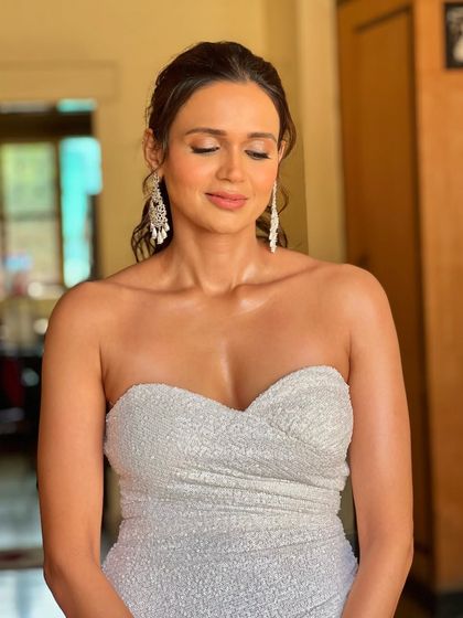 Signature Soft & Radiant Glow photo 12