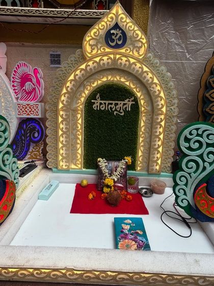 Ready-to-Book Floral Pieces photo 7