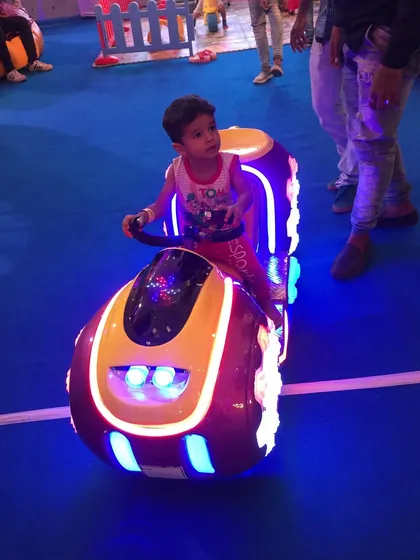 Make a grand entrance with our special LED Harley-style bike. It's a fantastic photo opportunity and an unforgettable way for the birthday kid or guest of honor to arrive.