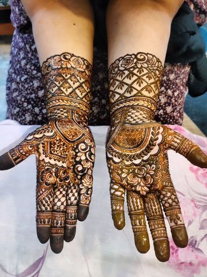 Hajira Mehendi Artist - Mehndi Artist Services Intricate Bridal & Sangeet Designs photo 28
