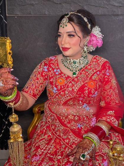 A portrait of my stunning bride, ready to walk down the aisle.