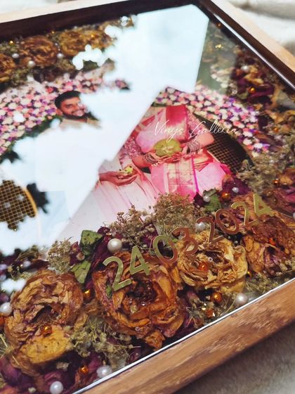 Vinys Galleria - Custom Resin Home Decor Wedding Memories in Wooden Frames photo 9