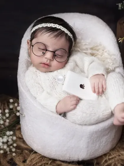 Newborn Portraits: The First Few Weeks photo 15