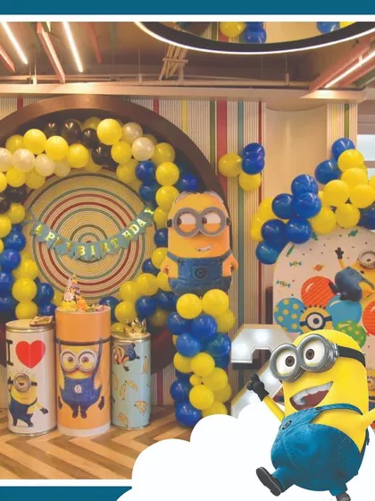 A Minion-themed party is always full of fun and mischief. This setup features the iconic yellow and blue colors, with Minion characters integrated into the balloon decor for a playful celebration.
