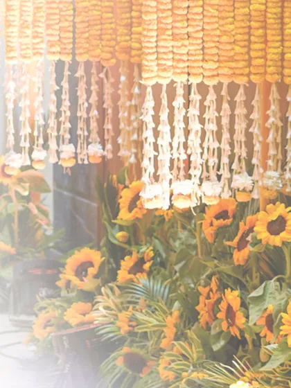 For this Haldi ceremony, I created a joyful and radiant atmosphere using an abundance of sunflowers and marigolds. The golden yellow hues perfectly capture the spirit of the celebration.