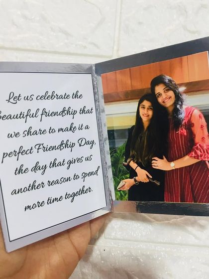 An inside look at the friendship-themed pocket album, with a photo on one side and a heartfelt message on the other.