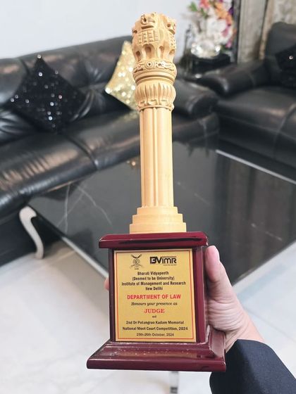 A closer look at the memento from the Department of Law, Bharati Vidyapeeth Institute of Management and Research, for my role as a judge in their national moot court competition.