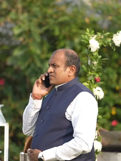 Behind every successful event is meticulous planning. A member of our management team coordinates logistics on-site to ensure everything runs smoothly.