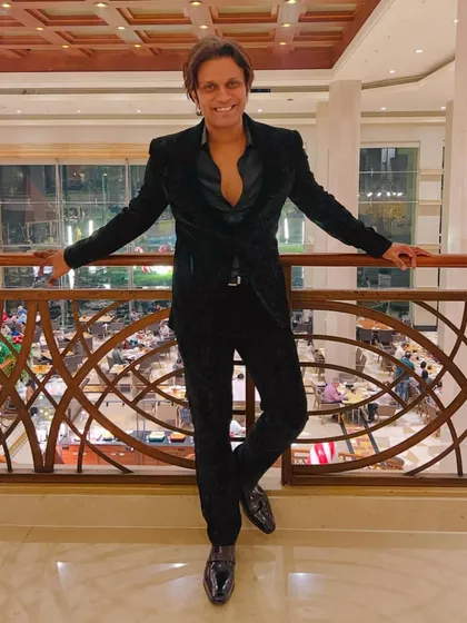 About last night. A classic, all-black velvet suit for a sophisticated yet edgy look. Sometimes, less is more.