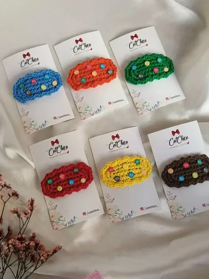 A full set of our 'Girly Gems' clips, each on its own backing card. This set of six makes a fantastic and colorful gift.