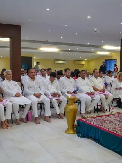A seated meditation session during our Kashmir retreat.