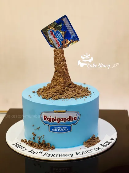 I’m always up for a fun challenge! This anti-gravity cake was designed for a Rajnigandha fan's 40th birthday. It’s a great example of a funny and unique cake that is sure to be the talk of the party.