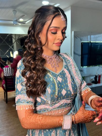 Glamorous Sangeet, Engagement & Reception Looks photo 85