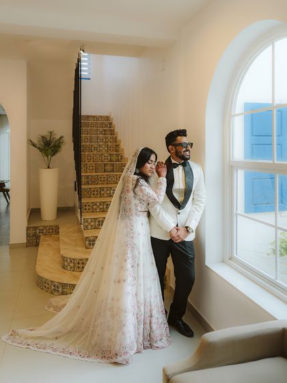 Elegance in Form: Styled Portraits photo 5