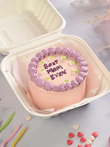 This "Best Mom Ever" bento cake is a customer favorite. It's the perfect size for a personal, sweet gesture on her special day.