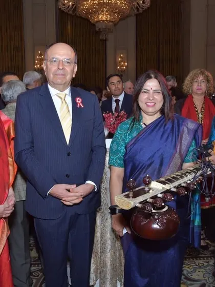 With Minister of State for Culture & External Affairs, Smt Meenakshi Lekhi ji, after our Indo-Peruvian collaboration.